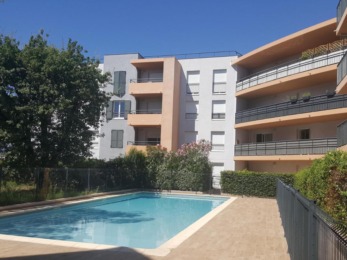 Terra Cais, Spacious 64m2, 2 Bedroom With Pool Appartement